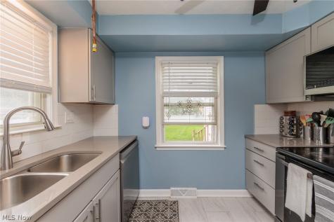 4042 Ellison Road South Euclid OH 44121