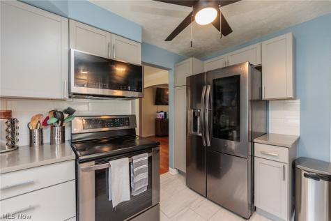 4042 Ellison Road South Euclid OH 44121