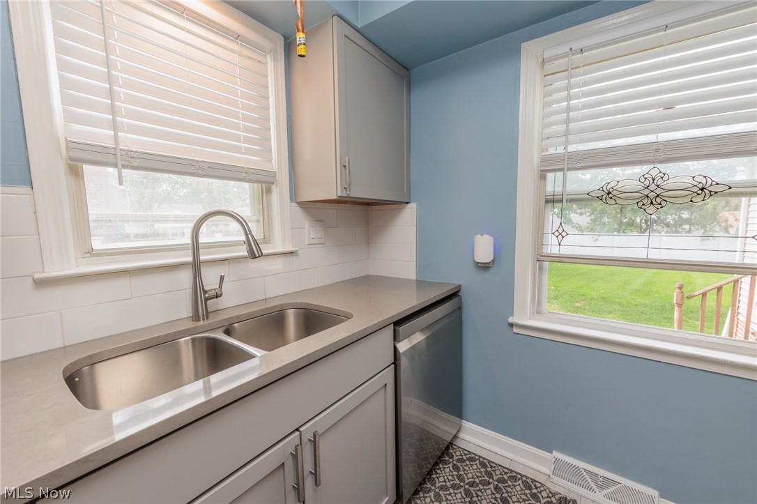 4042 Ellison Road South Euclid OH 44121