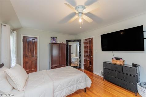 4042 Ellison Road South Euclid OH 44121