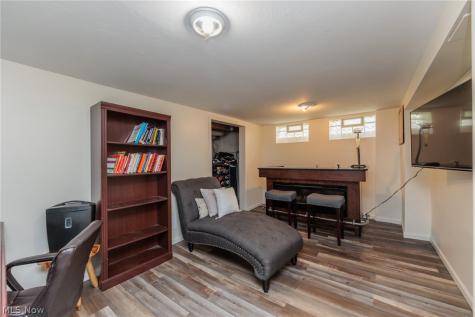 4042 Ellison Road South Euclid OH 44121