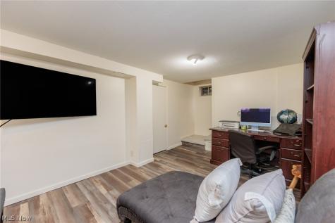 4042 Ellison Road South Euclid OH 44121
