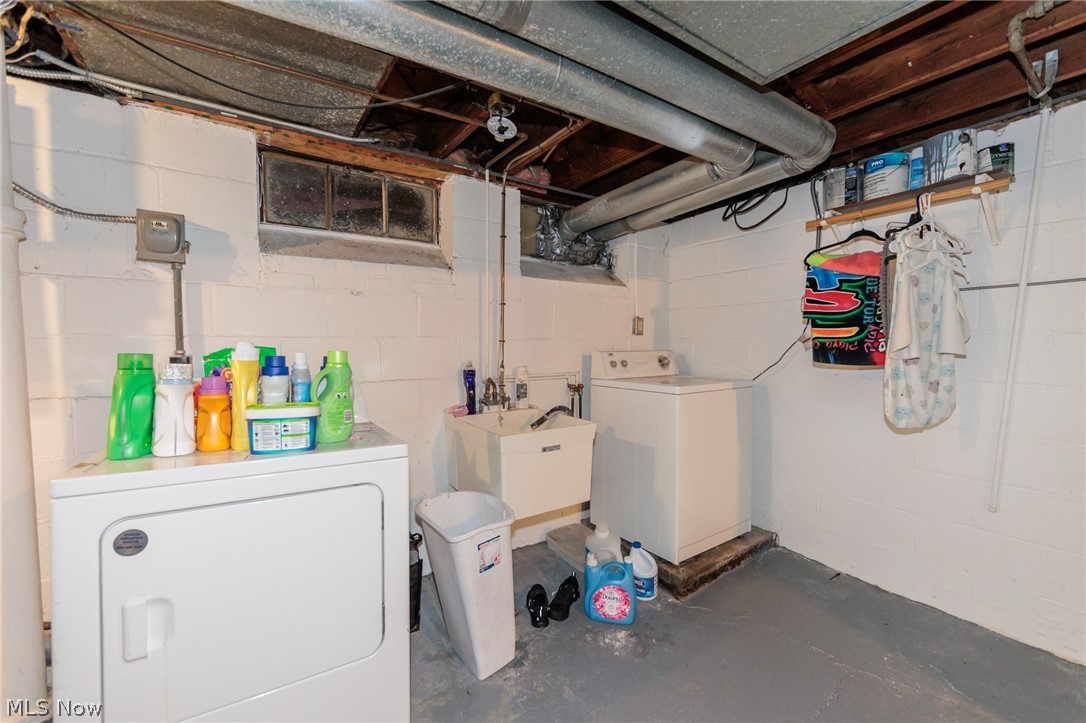 4042 Ellison Road South Euclid OH 44121