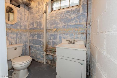 4042 Ellison Road South Euclid OH 44121