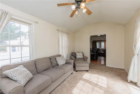 4042 Ellison Road South Euclid OH 44121