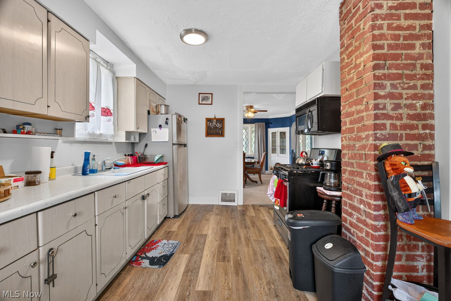 13408 Highlandview Avenue Cleveland OH 44135
