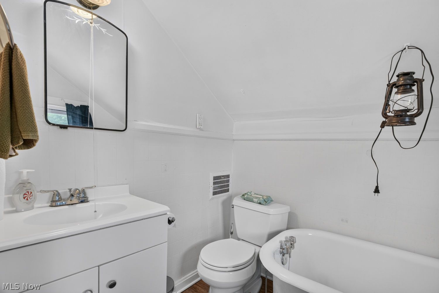 13408 Highlandview Avenue Cleveland OH 44135