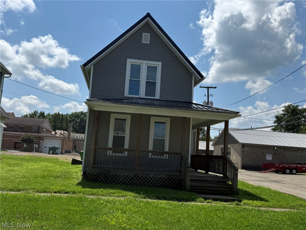 327 Locust Street Coshocton OH 43812