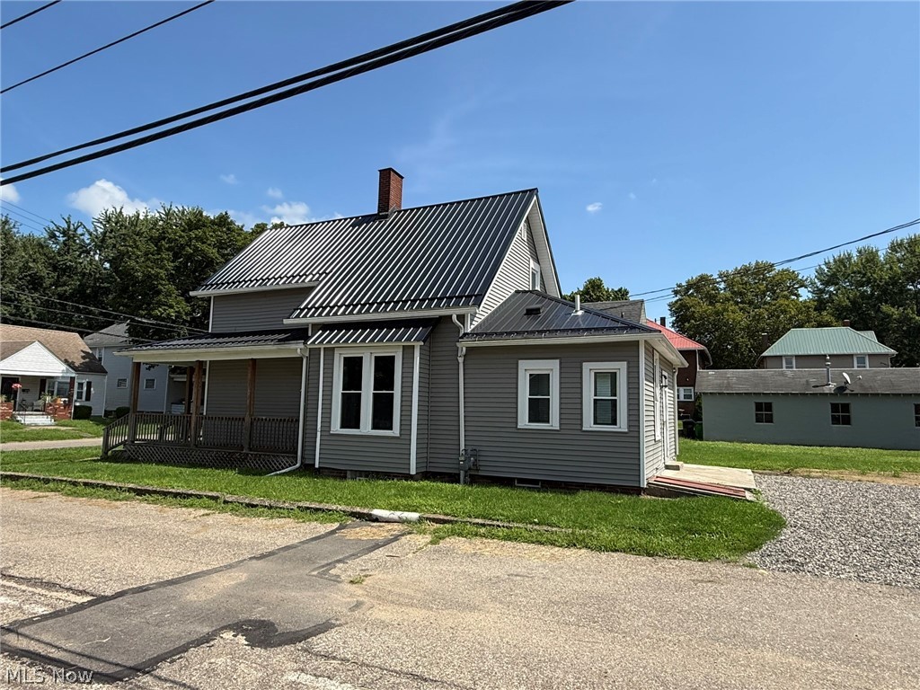 327 Locust Street Coshocton OH 43812