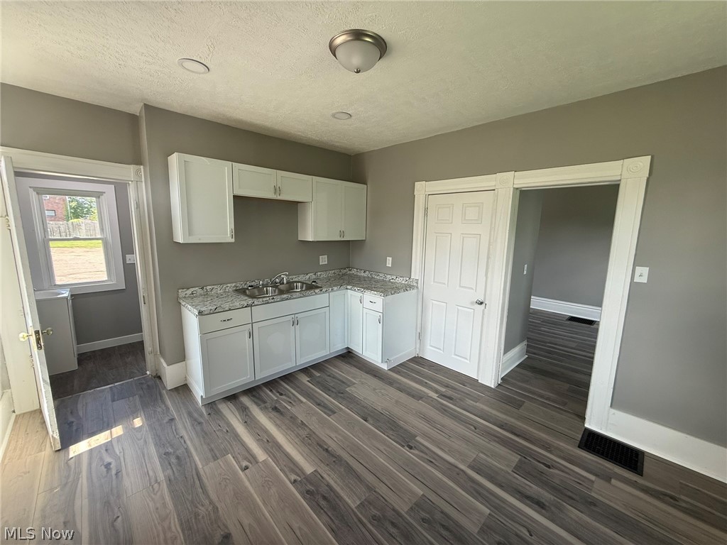 327 Locust Street Coshocton OH 43812