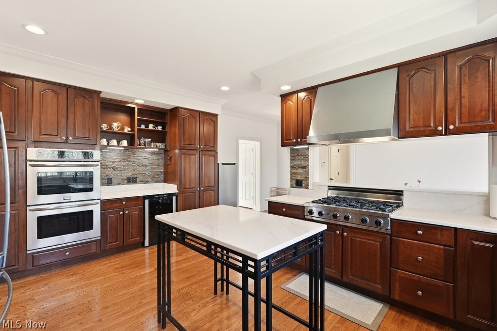 309 High Bluff Aurora OH 44202