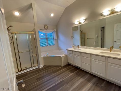 19956 Colleen Court Strongsville OH 44149