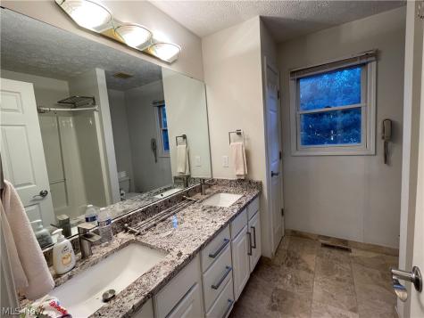 19956 Colleen Court Strongsville OH 44149