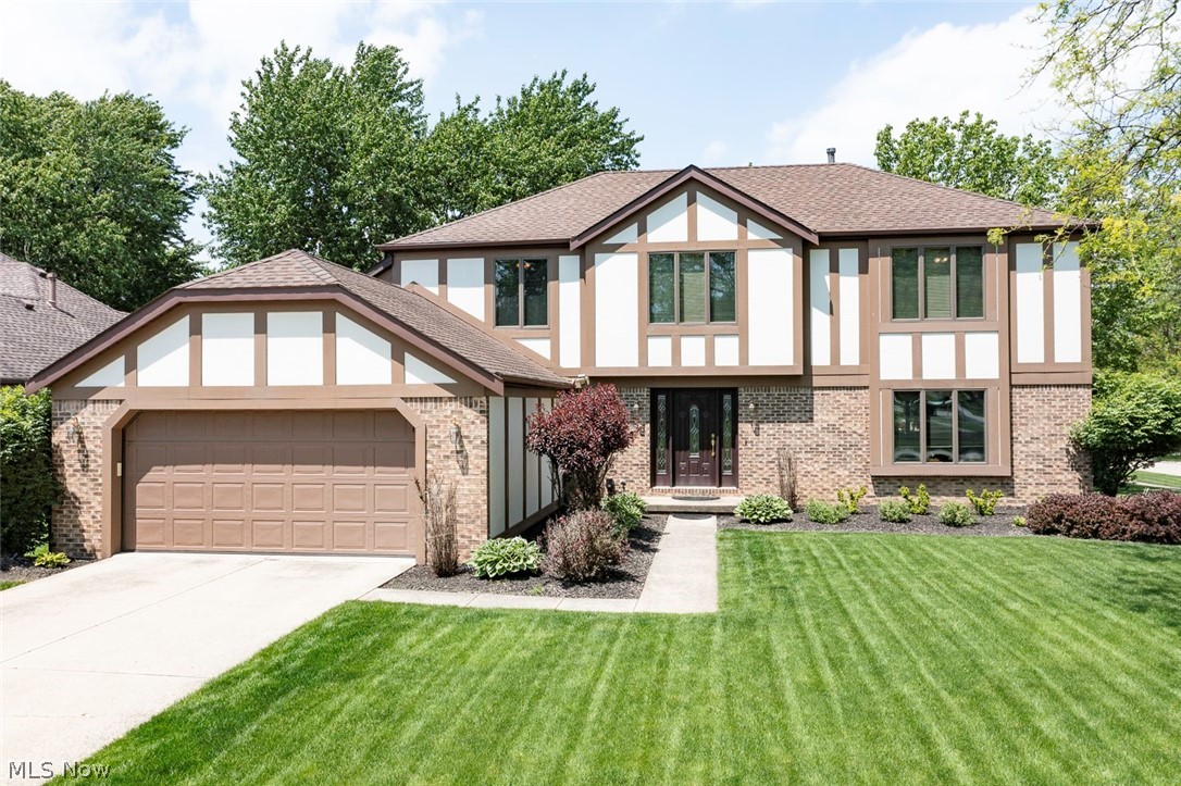 18399 Yorktown Oval Strongsville OH 44136