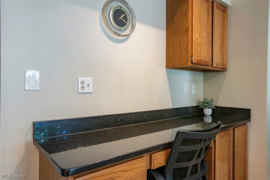18399 Yorktown Oval Strongsville OH 44136