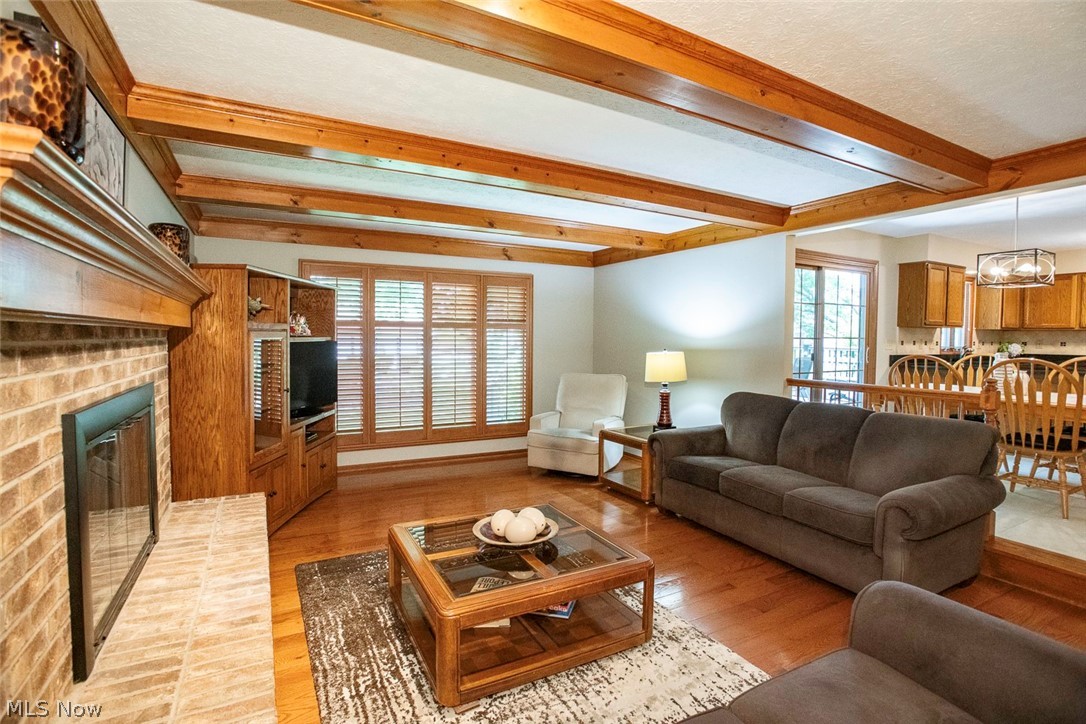 18399 Yorktown Oval Strongsville OH 44136