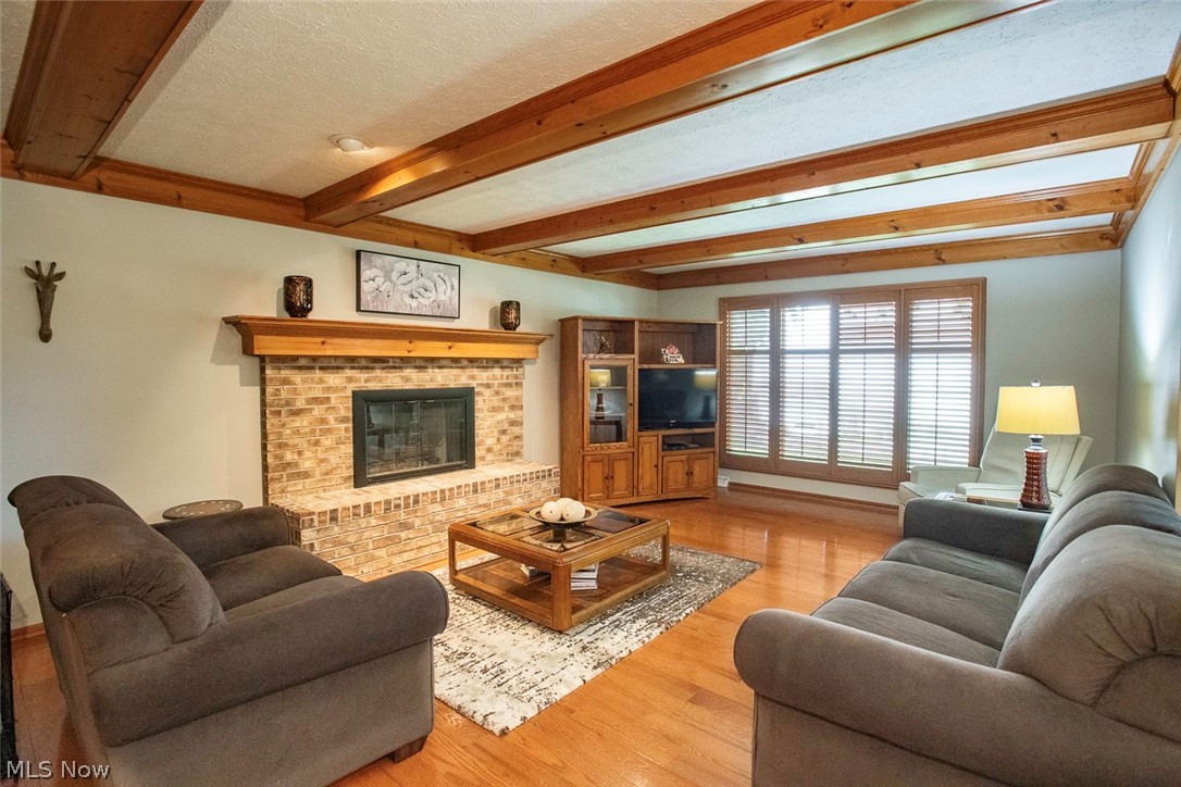 18399 Yorktown Oval Strongsville OH 44136