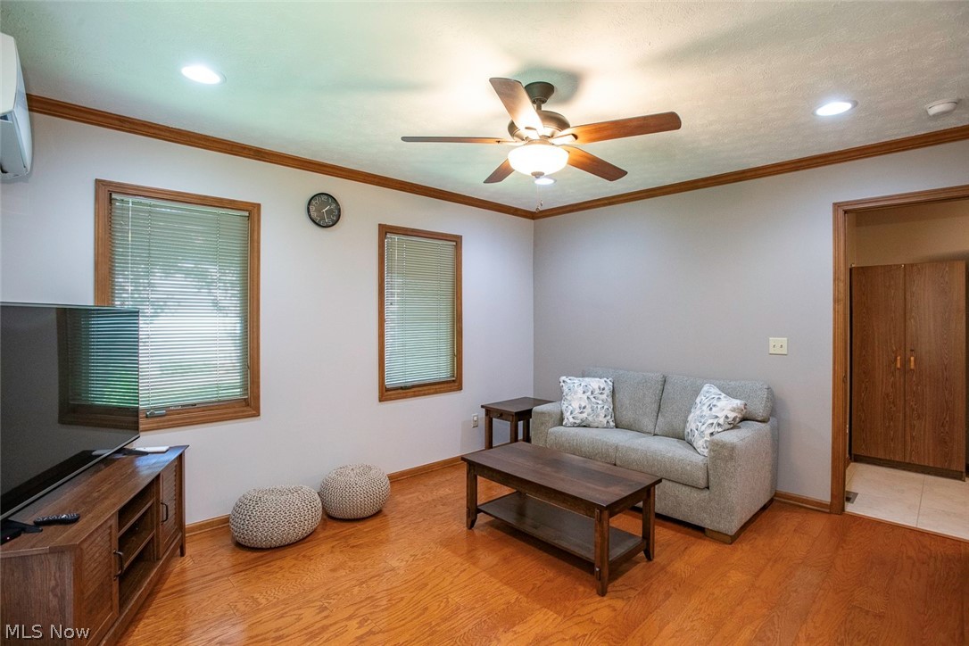 18399 Yorktown Oval Strongsville OH 44136