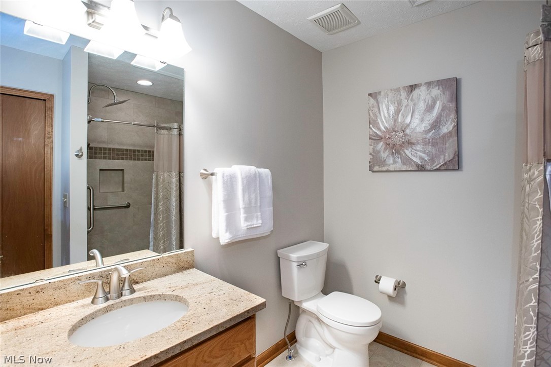 18399 Yorktown Oval Strongsville OH 44136