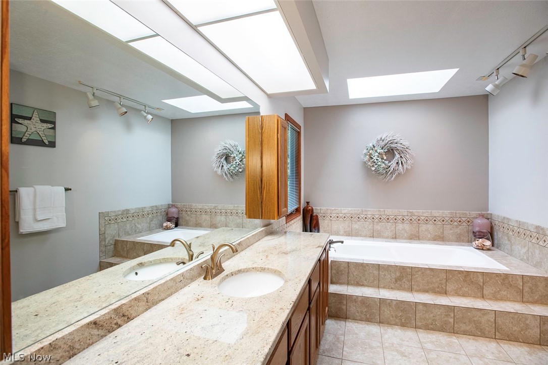 18399 Yorktown Oval Strongsville OH 44136