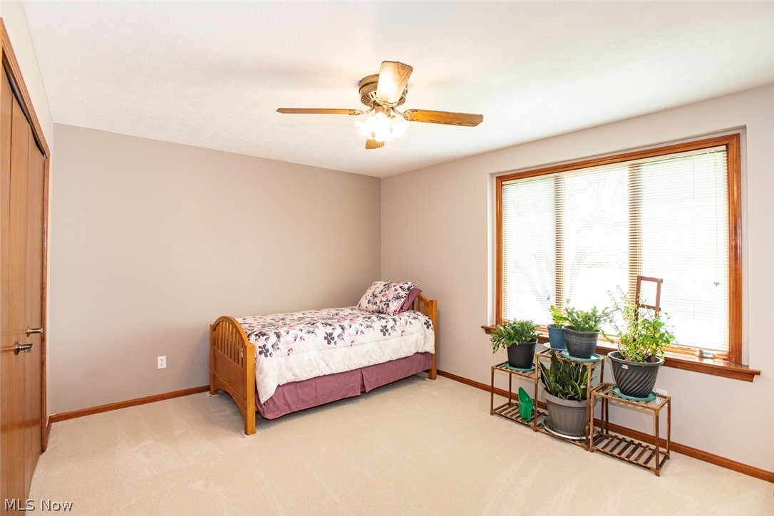 18399 Yorktown Oval Strongsville OH 44136