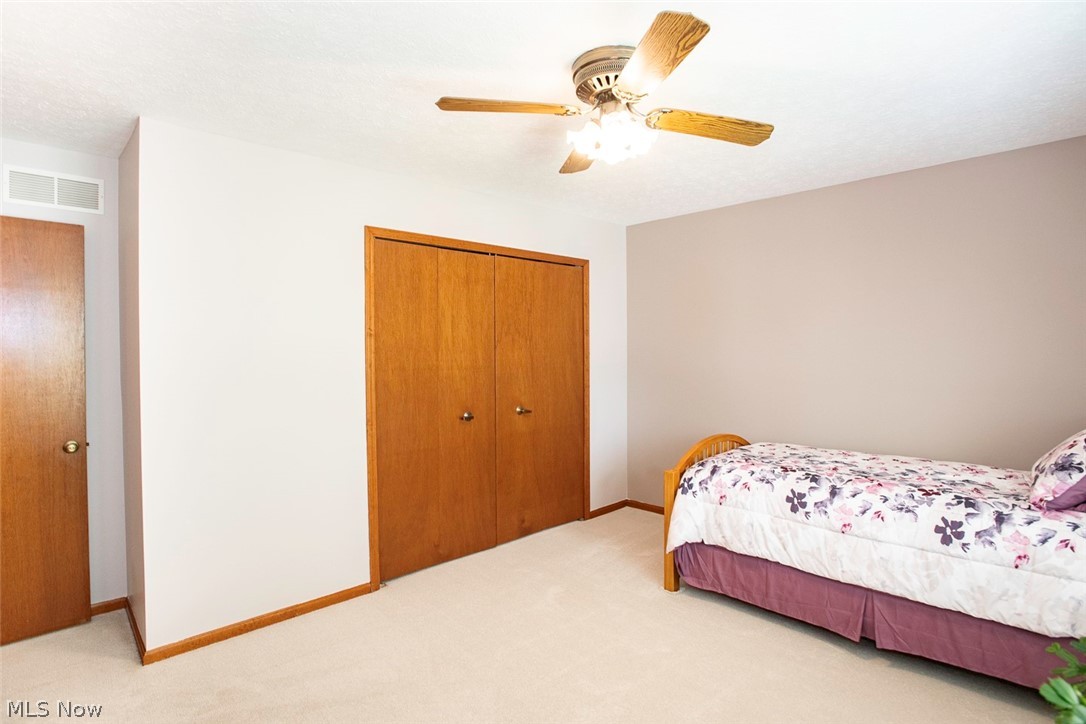 18399 Yorktown Oval Strongsville OH 44136
