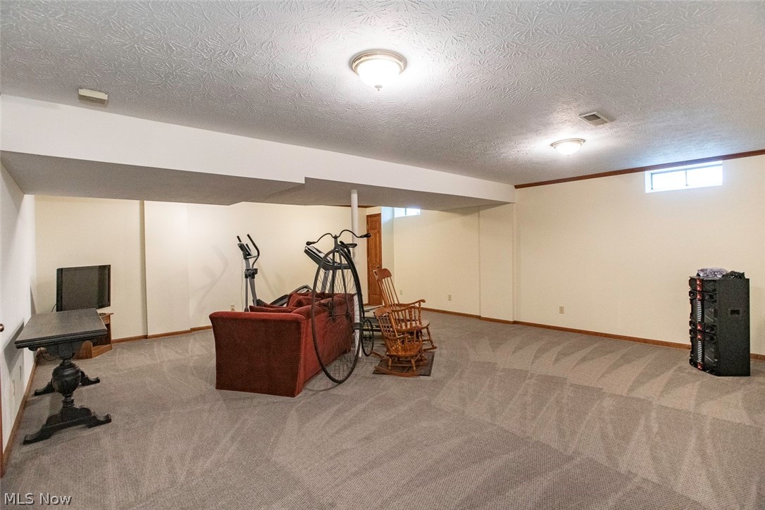 18399 Yorktown Oval Strongsville OH 44136