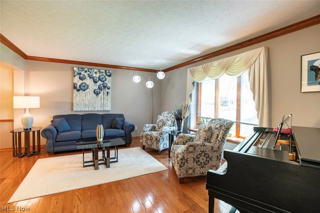 18399 Yorktown Oval Strongsville OH 44136