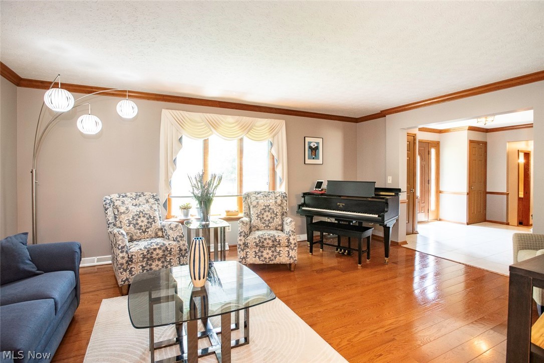 18399 Yorktown Oval Strongsville OH 44136