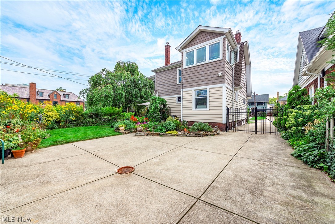 1230 Bunts Road Lakewood OH 44107