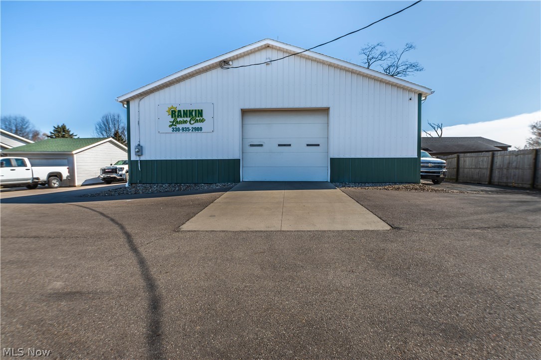 13390 Ravenna Avenue NE Hartville OH 44632