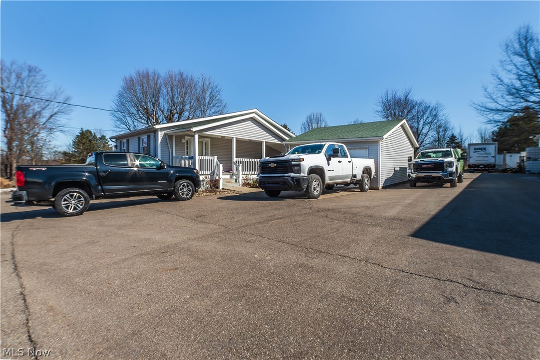 13390 Ravenna Avenue NE Hartville OH 44632
