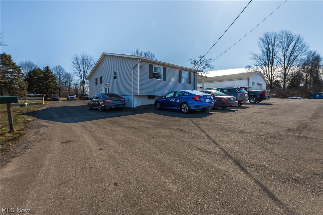 13390 Ravenna Avenue NE Hartville OH 44632