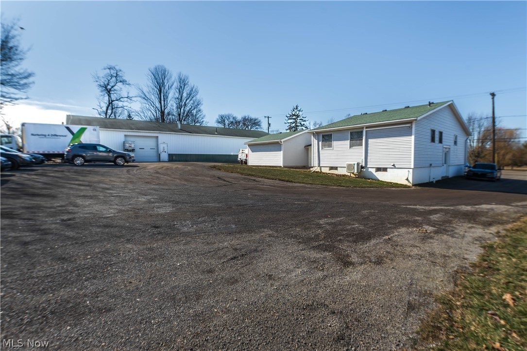 13390 Ravenna Avenue NE Hartville OH 44632