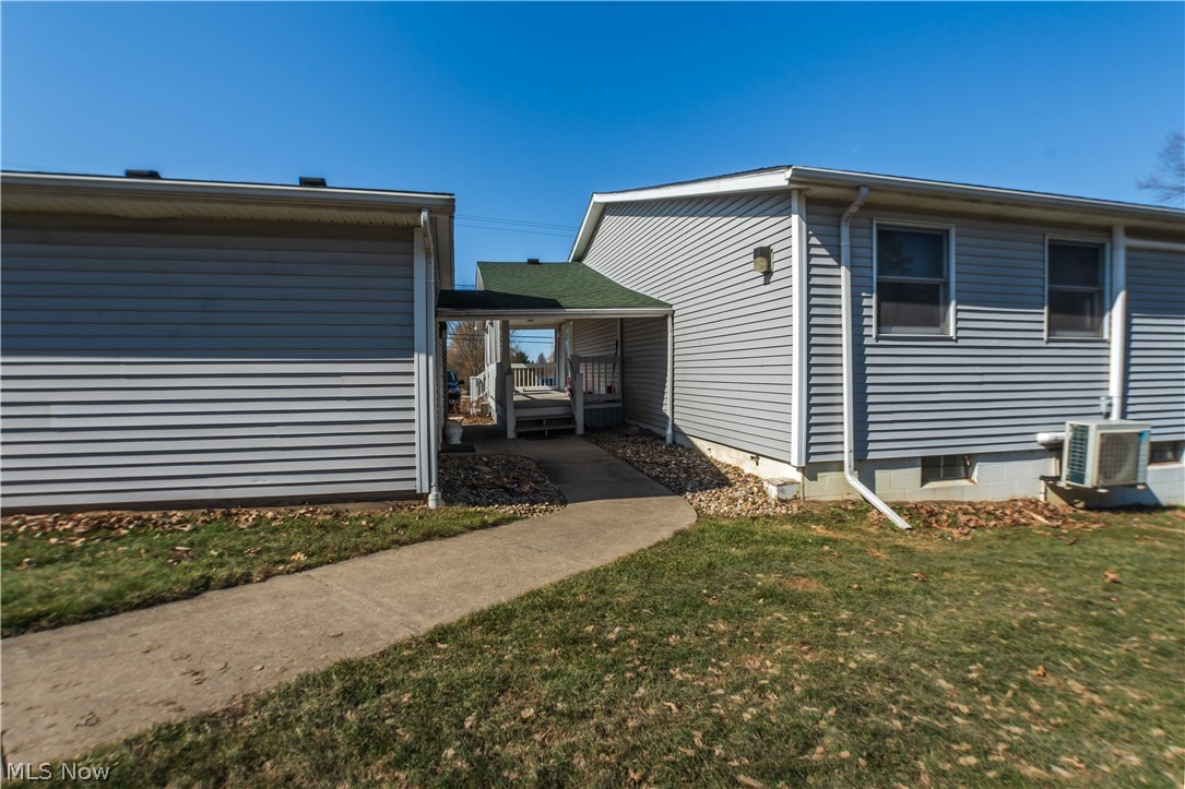 13390 Ravenna Avenue NE Hartville OH 44632