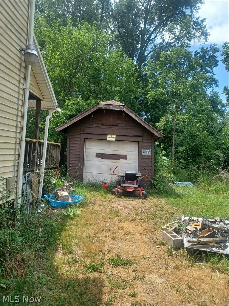 718 Hillsdale Warren OH 44485