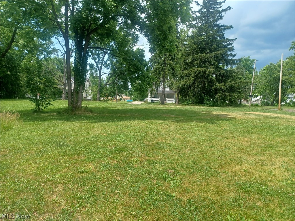 718 Hillsdale Warren OH 44485