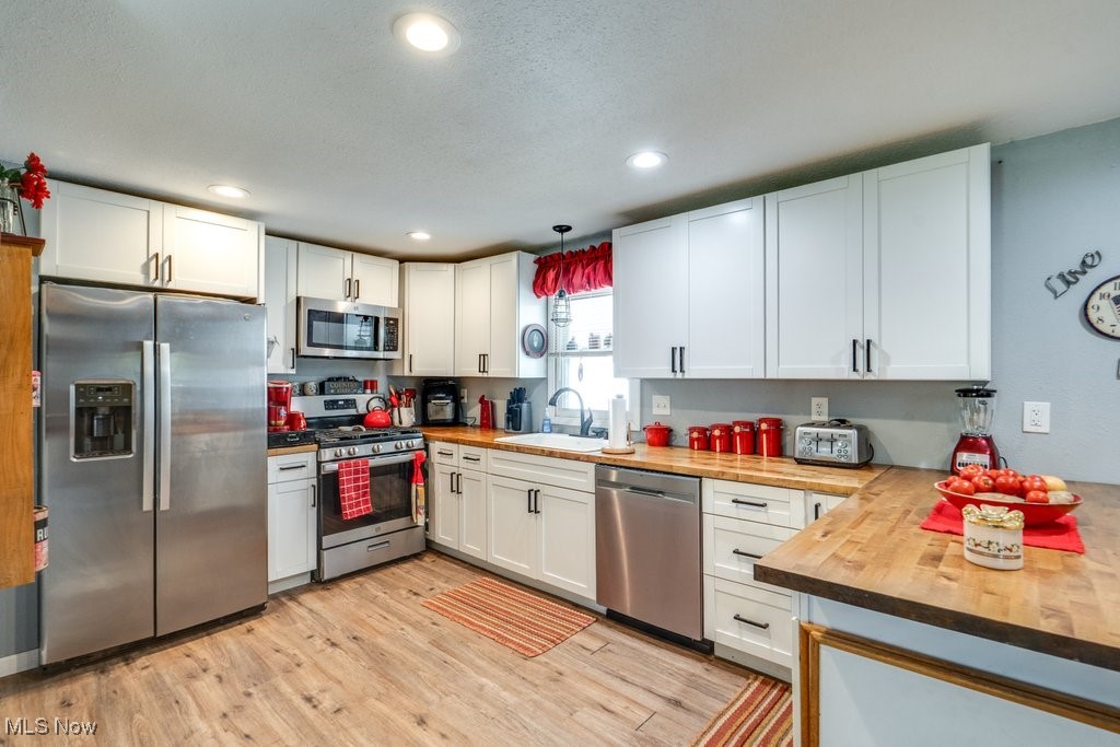 16726 Oakwood Drive Lake Milton OH 44429
