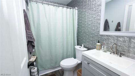 1344 Pontiac Avenue Akron OH 44307