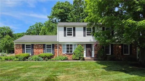 9563 Whitewood Road Brecksville OH 44141