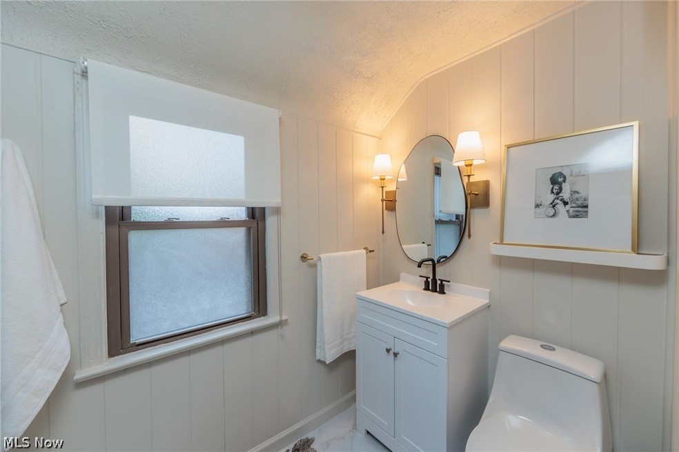 2876 Lakeview Avenue Rocky River OH 44116