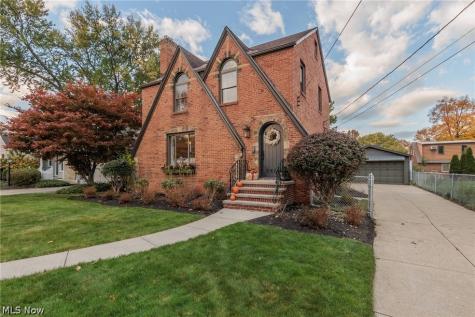 2876 Lakeview Avenue Rocky River OH 44116