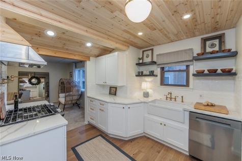 2876 Lakeview Avenue Rocky River OH 44116
