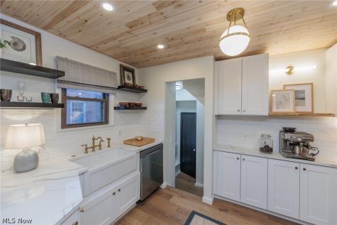 2876 Lakeview Avenue Rocky River OH 44116