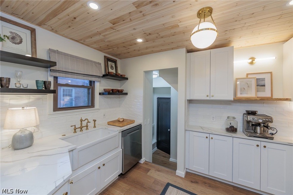 2876 Lakeview Avenue Rocky River OH 44116