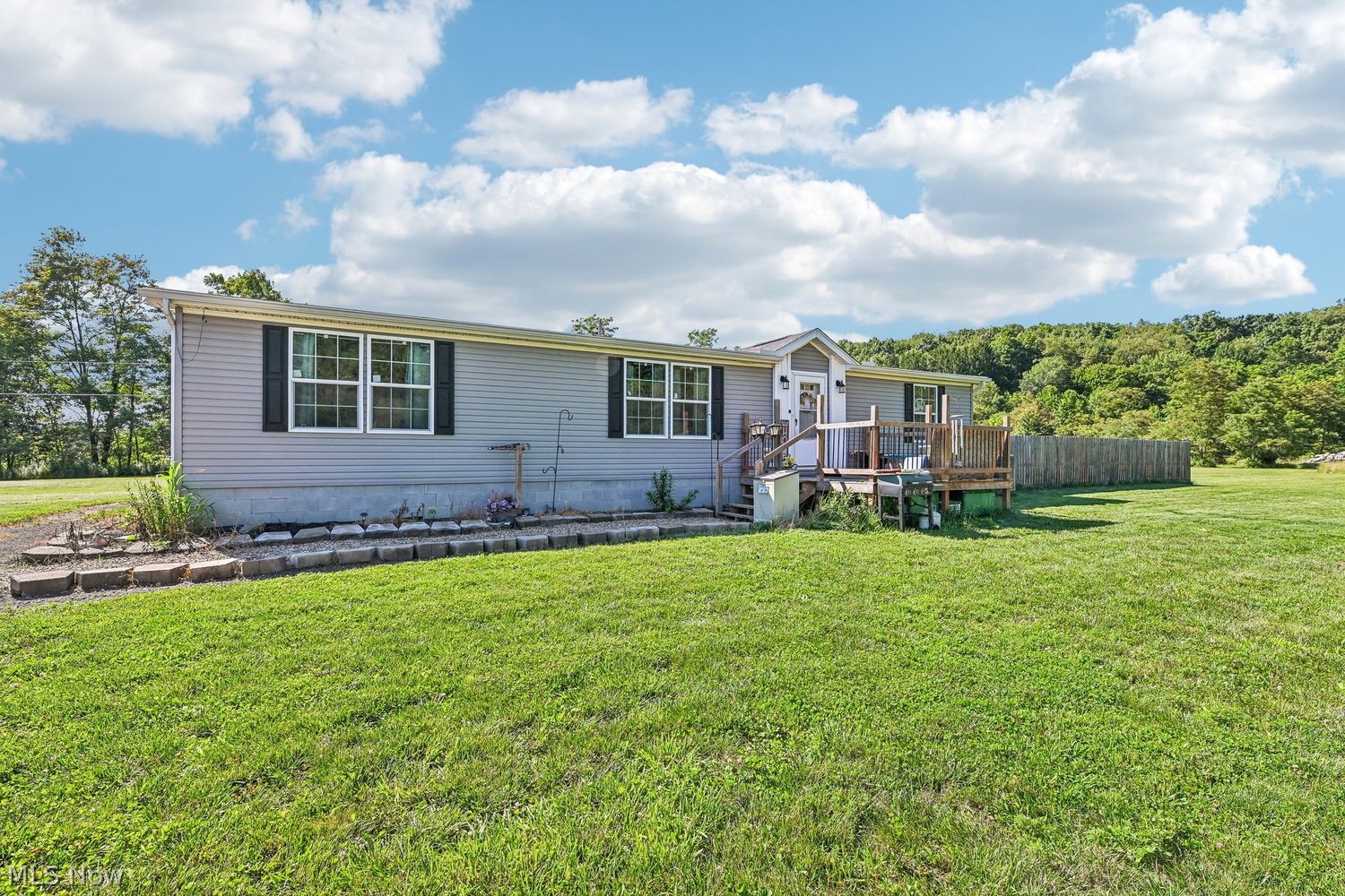 145 Arbor Road NW Minerva OH 44657