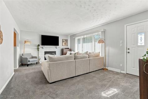 1367 Cherry Lane Uniontown OH 44685