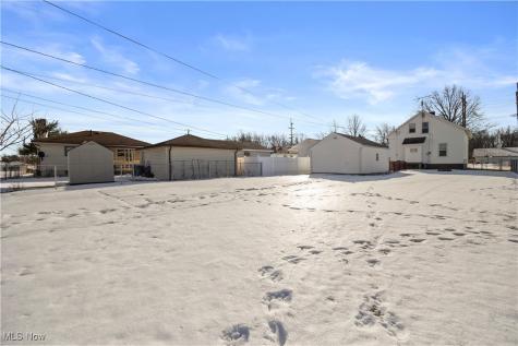 1685 E 36th Street Lorain OH 44055