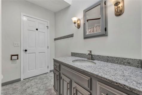 4020 Faircrest Street SW Canton OH 44706