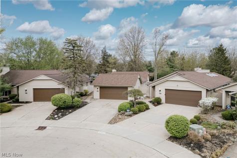 22156 Meadowsouth Court Strongsville OH 44149
